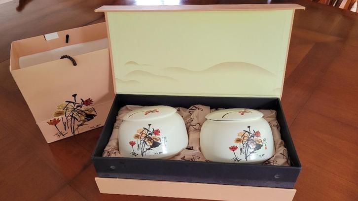 2 CHINESE GEVULDE THEEDOZEN UIT KERAMIEK, Antiek en Kunst, Antiek | Keramiek en Aardewerk, Ophalen of Verzenden