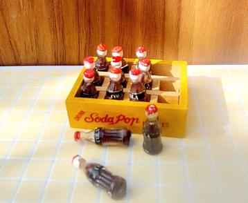 Poppenhuis kratje cola 12 flesjes schaal 1:12 beschikbaar voor biedingen