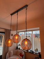Mooie hanglamp met metalen bollen, Huis en Inrichting, Lampen | Hanglampen, Ophalen of Verzenden, Zo goed als nieuw, Metaal, Minder dan 50 cm