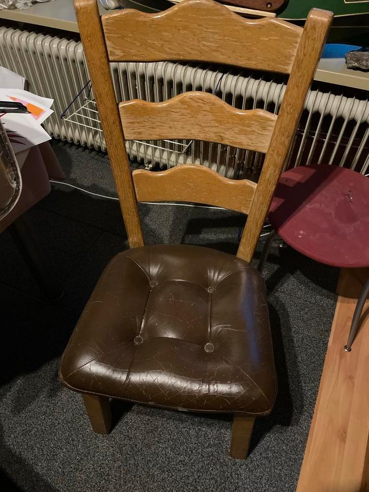 Vintage Houten Stoel met Bruine Leren Zitting, Huis en Inrichting, Stoelen, Gebruikt, Eén, Hout, Bruin, Ophalen