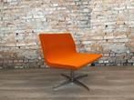 Design Fauteuil oranje bij TheReSales, Huis en Inrichting, Minder dan 75 cm, Ophalen of Verzenden, Zo goed als nieuw, Metaal