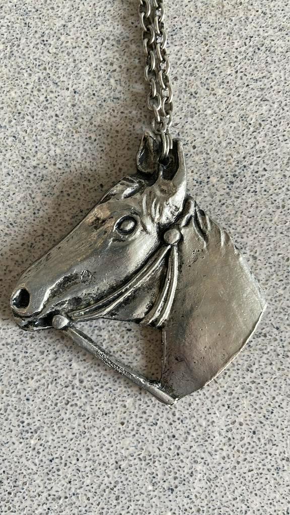 Ketting met paard paardenhoofd metaal hanger, Sieraden, Tassen en Uiterlijk, Kettinghangers, Zo goed als nieuw, Overige materialen