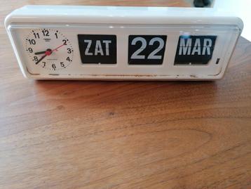 Vintage Twemco Flip Kalender Klok beschikbaar voor biedingen
