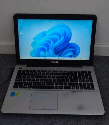 Asus Sonicmaster laptop model R556L win 11 pro en Office 365 beschikbaar voor biedingen