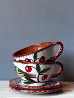 Set van 2 landelijk aardewerk kop en schotels, Ophalen of Verzenden