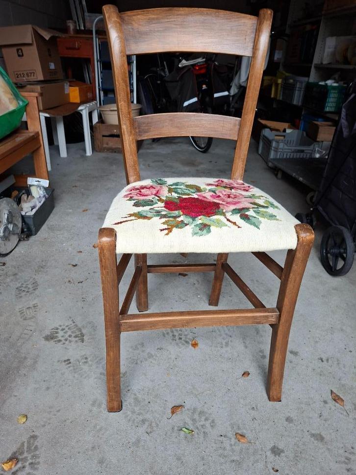 antieke kerkstoel met geborduurde zitting, Antiek en Kunst, Antiek | Meubels | Stoelen en Banken, Ophalen