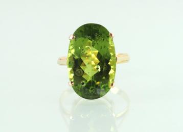 18 karaat gouden ring met grote 10 ct. peridot  beschikbaar voor biedingen