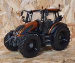 Universal Hobbies- Valtra G135 - 1:32 limited edition, Hobby en Vrije tijd, Verzenden, Zo goed als nieuw, Tractor of Landbouw