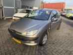 Peugeot 206 1.4 Gentry (bj 2001), Auto's, Voorwielaandrijving, Stof, 31 €/maand, 4 cilinders