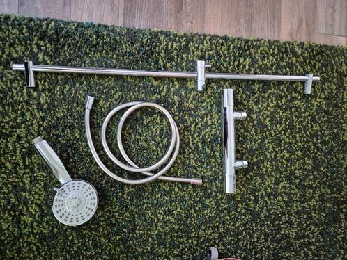 Lavion cool touch douche set (kraan, slang,douchekop en glij, Doe-het-zelf en Verbouw, Sanitair, Zo goed als nieuw, Douche, Chroom