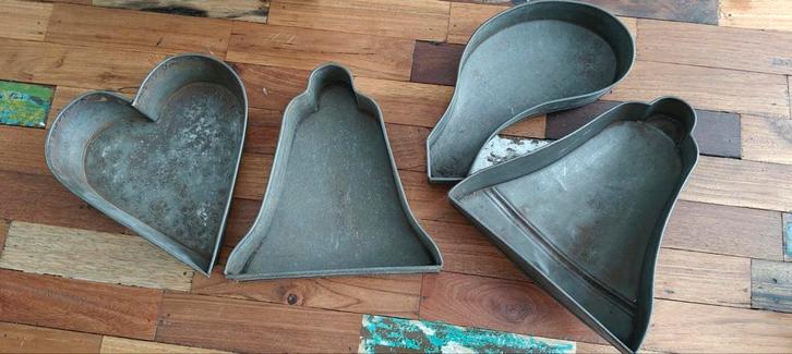 4 vormen, 2 bak, 2 giet??, Antiek en Kunst, Antiek | Keukenbenodigdheden, Ophalen of Verzenden