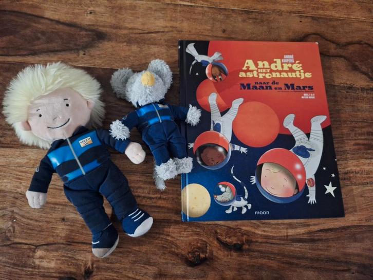André het Astronautje boek + knuffels, Kinderen en Baby's, Speelgoed | Knuffels en Pluche, Gebruikt, Ophalen of Verzenden