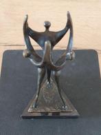 Corry Ammerlaan (1947')  Sculptuur samenwerken op hoog nivea, Ophalen of Verzenden