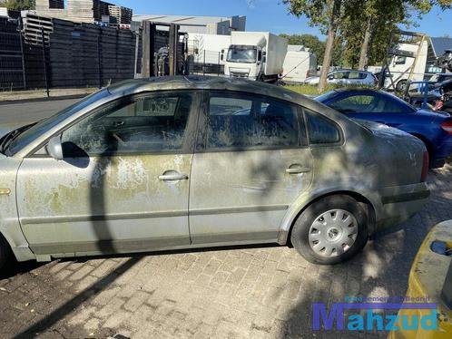 VW PASSAT 3B2 grijs LB7Z deur links achter portier 1996-2001, Auto-onderdelen, Carrosserie en Plaatwerk, Deur, Volkswagen, Gebruikt