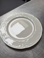 135 grote borden met mooi motief, Huis en Inrichting, Keuken | Servies, Ophalen, Zo goed als nieuw, Bord(en), Wedgwood