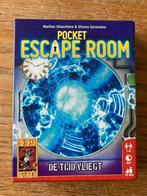 999 games - Pocket Escape Room - de tijd vliegt (12+jr) zgan, 999 Games, Ophalen of Verzenden, Een of twee spelers, Zo goed als nieuw