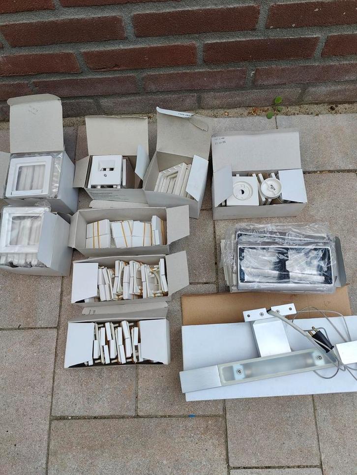 Berker Schakelmateriaal - Zo Goed Als Nieuw, Doe-het-zelf en Verbouw, Elektra en Kabels, Zo goed als nieuw, Schakelaar, Ophalen