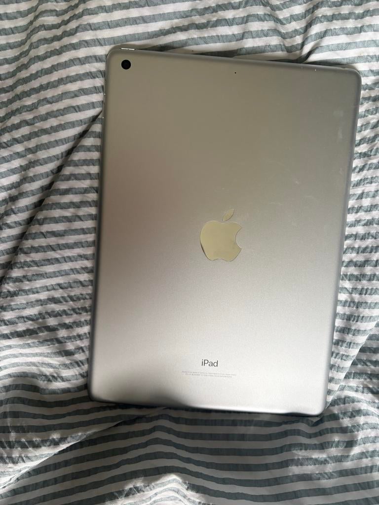 iPad 16e generatie, 10 inch, Gebruikt, Apple iPad, Ophalen of Verzenden