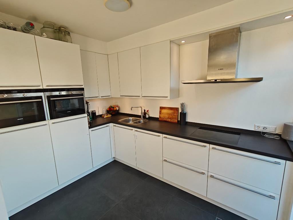 Te koop: Complete Beda keuken incl. inbouwapparatuur, Ophalen, Wit, Hoekkeuken, Zo goed als nieuw