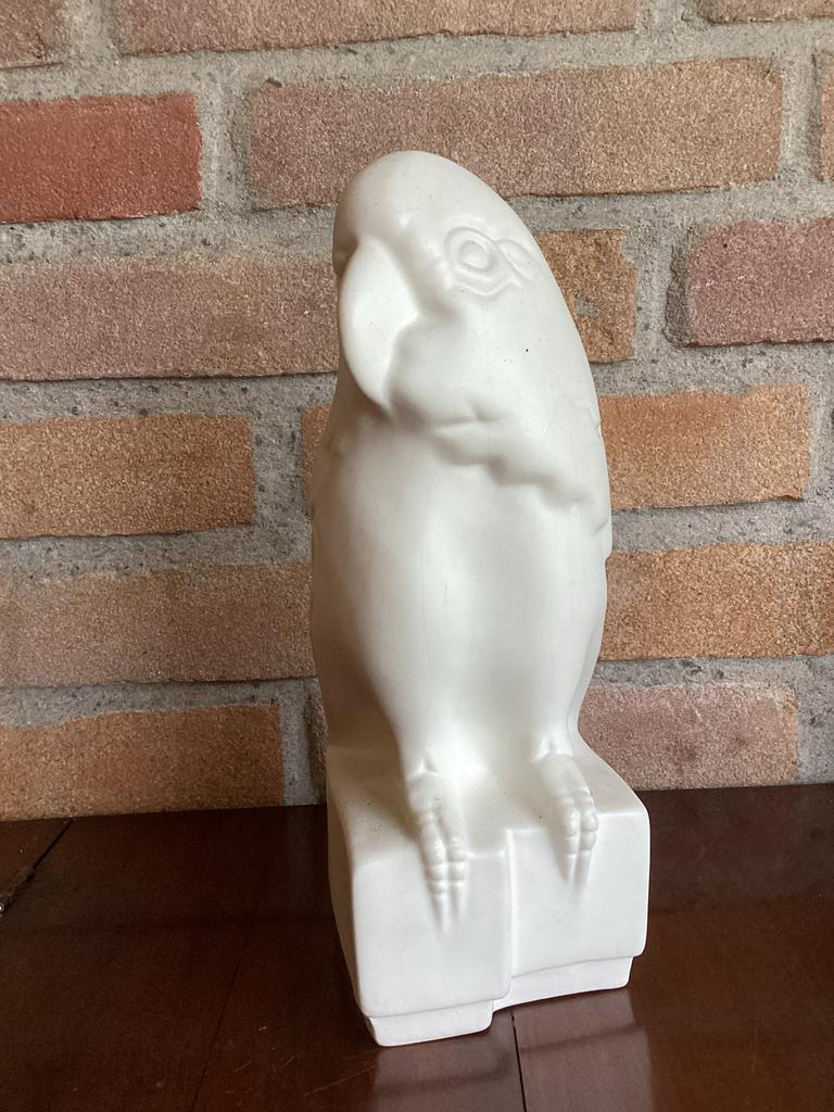 Kaketoe beeldje van Plateel, wit geglazuurd, mat, Ophalen of Verzenden, Gebruikt, Dier