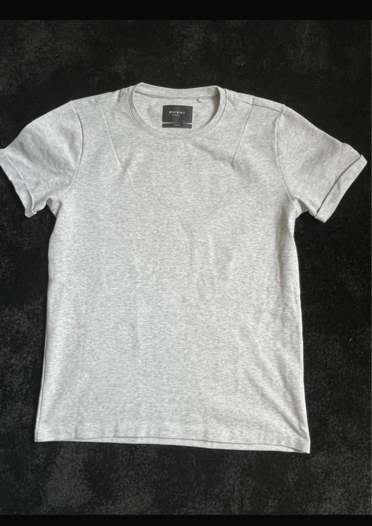 T-Shirt van Distrikt maat S. Z.G.A.N., Ophalen of Verzenden, Zo goed als nieuw, Maat 46 (S) of kleiner, Grijs