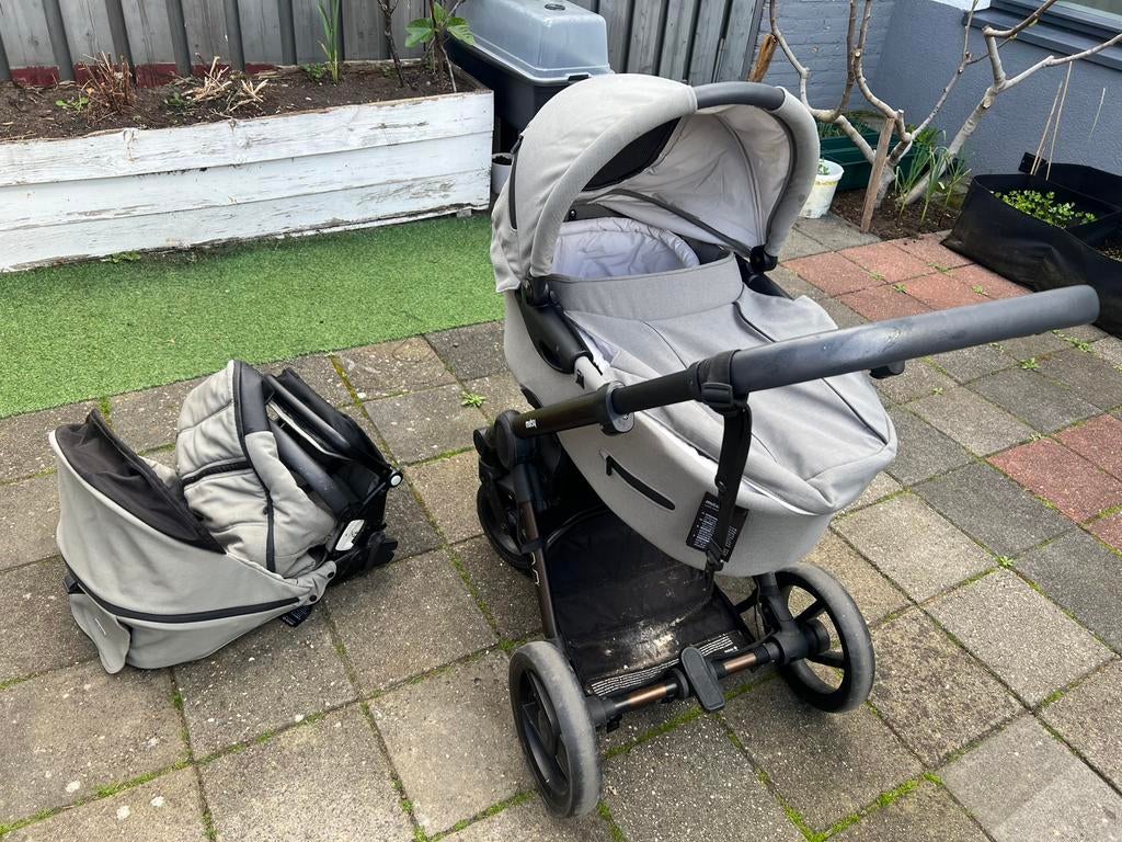 Mutsy Kinderwagen, Ophalen, Zo goed als nieuw, Mutsy