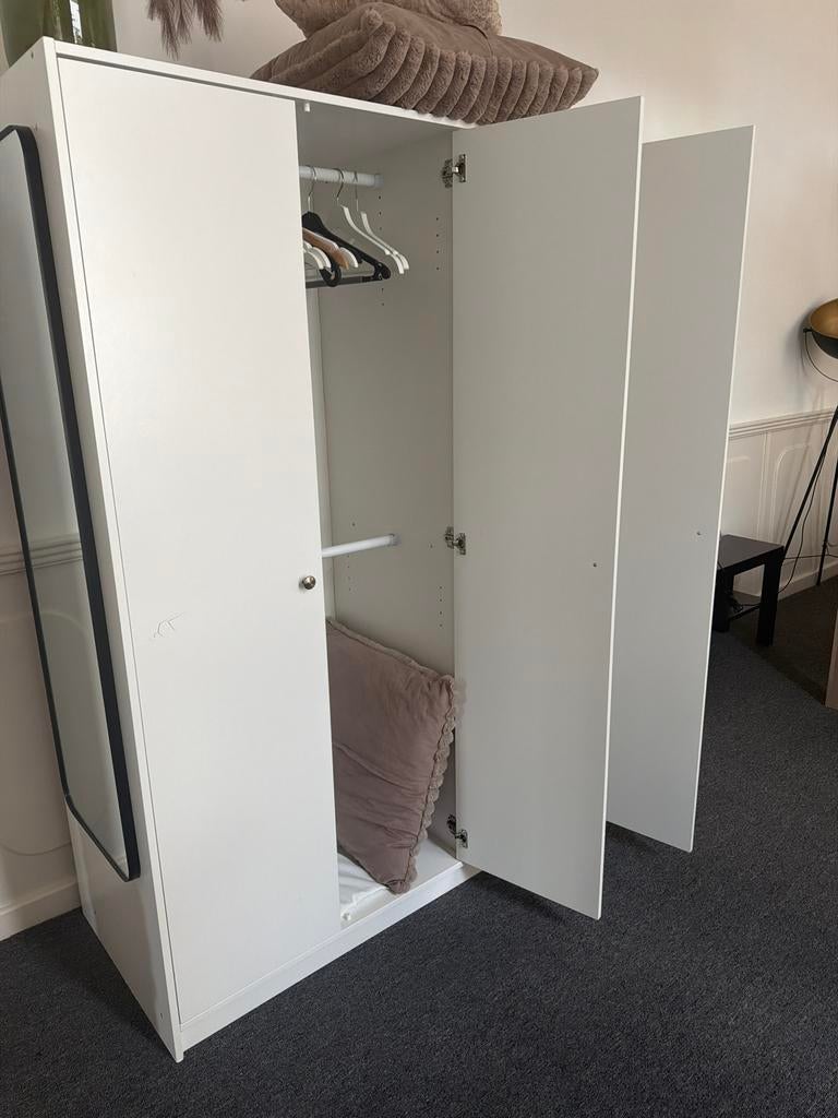 Witte kledingkast gratis af te halen (zelf demonteren), Huis en Inrichting, Kasten | Kledingkasten, Ophalen, Overige materialen