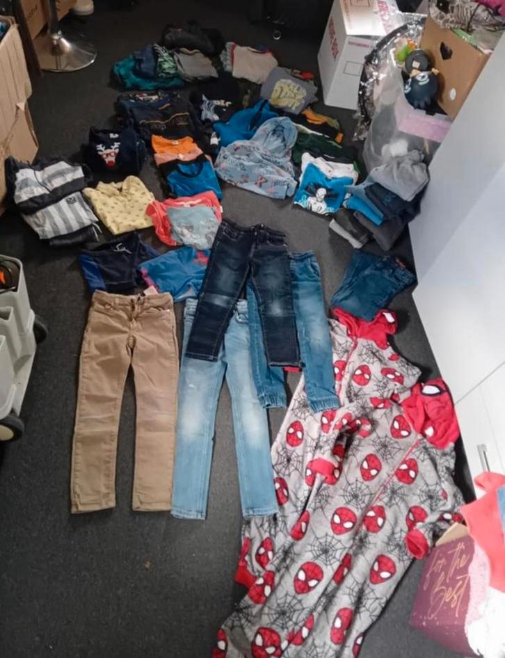 Groot kledingpakket jongen maat 122/128, Kinderen en Baby's, Kinderkleding | Kinder-kledingpakketten, Zo goed als nieuw, Ophalen of Verzenden