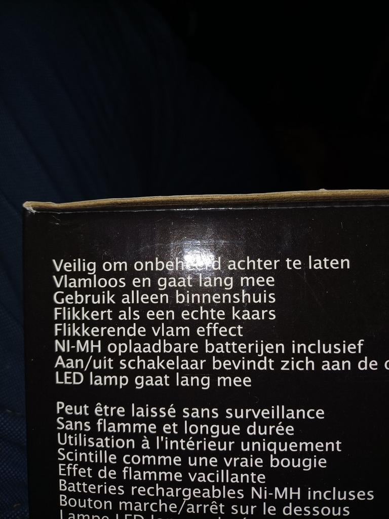 8 oplaadbare theelichten met oplader, nog nieuw!, Kunststof, Wit, Nieuw, Ophalen of Verzenden