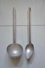 Brocante 2 oude aluminium pollepels, 33cm., Ophalen of Verzenden