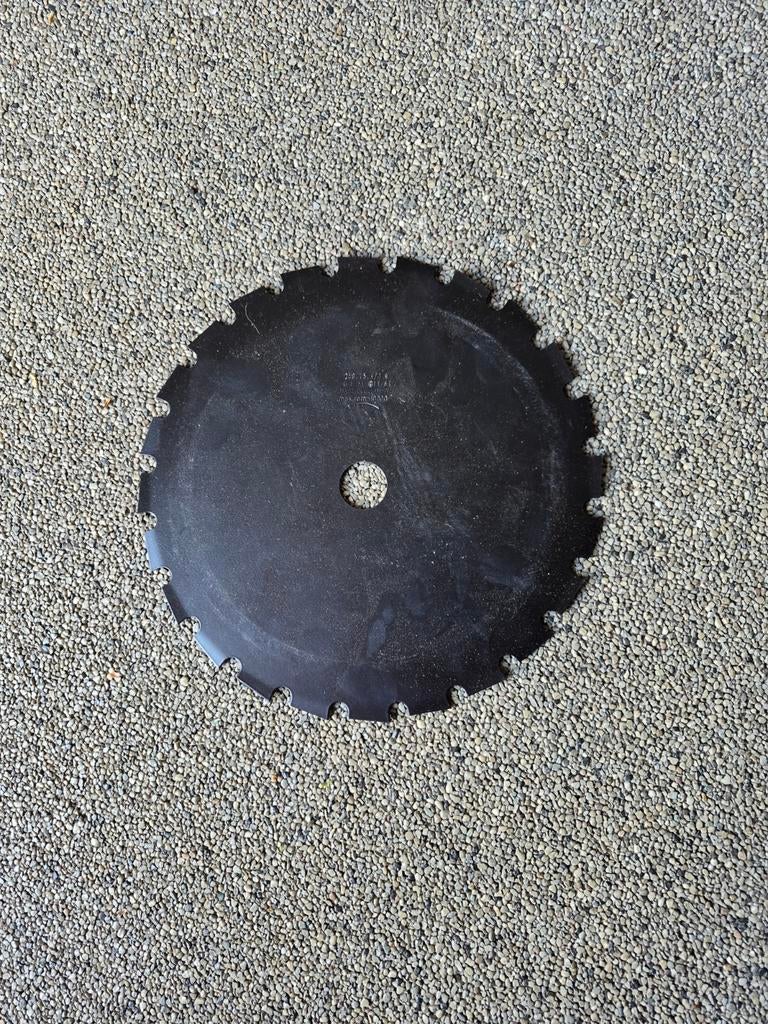 Maaiblad en beschermkap voor bosmaaier - 255 mm, Ophalen of Verzenden, Nieuw, 10 tot 30 cm