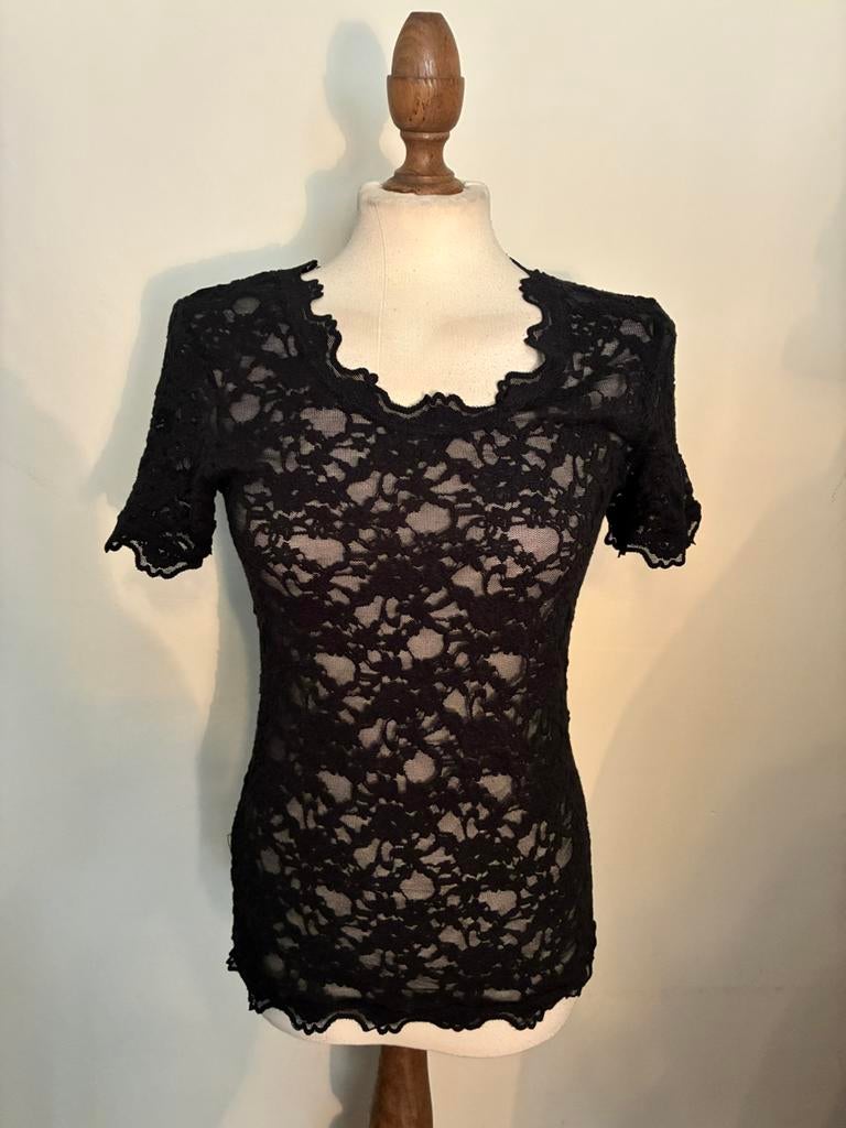 ROSEMUNDE TOP KANT BLACK, Kleding | Dames, Maat 38/40 (M), Verzenden, Zwart, Zo goed als nieuw