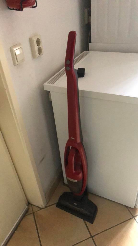 AEG steelstofzuiger met kruimeldief, gebruikt., Ophalen, Gebruikt, Reservoir