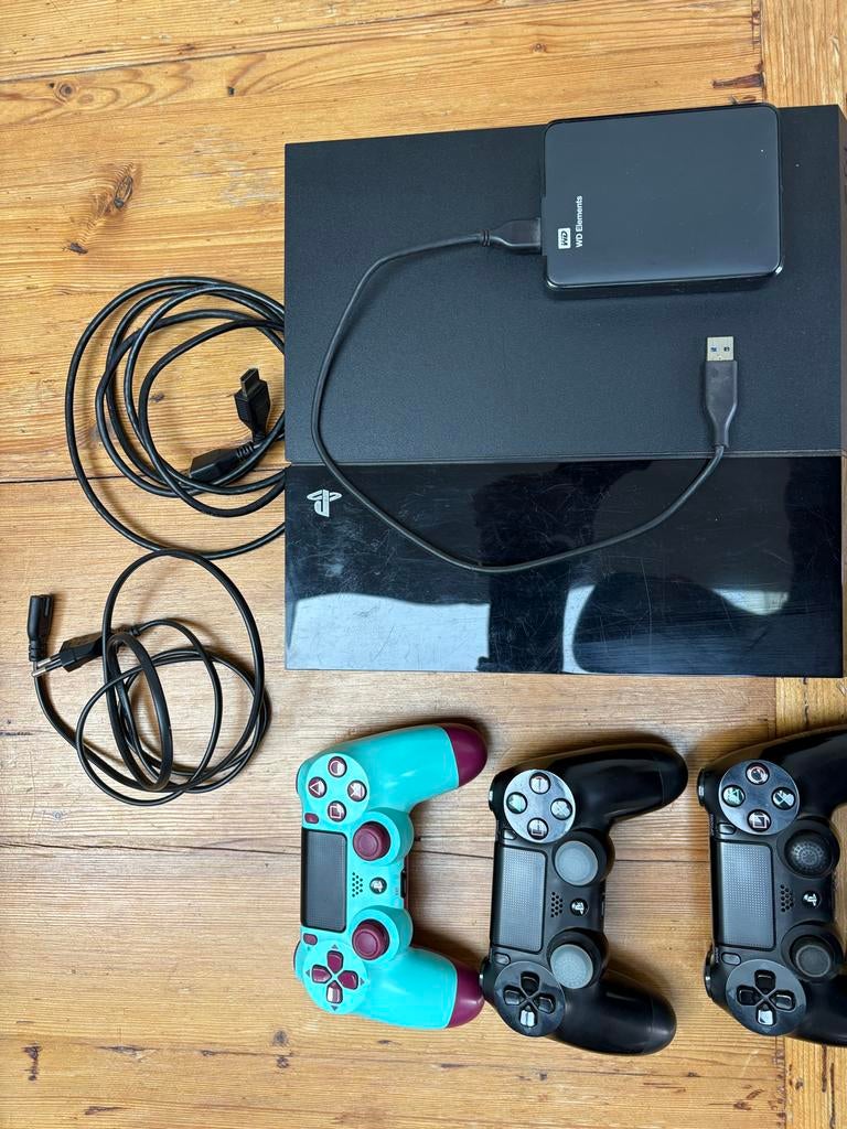 PlayStation 4 met 3 controllers en externe harde schijf, Spelcomputers en Games, Spelcomputers | Sony PlayStation 4, Ophalen, Gebruikt