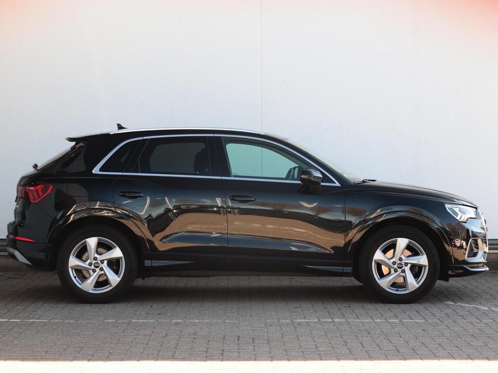 Audi Q3 35 TFSI S edition | Trekhaak wegklapbaar | Leer | Ca, 4 cilinders, 150 pk, 1505 kg, Zwart