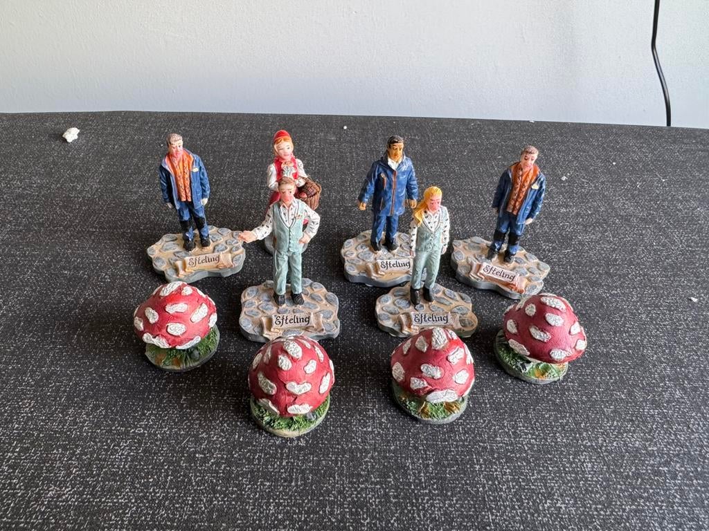 Efteling Luville diverse poppetjes en paddestoelen, Ophalen of Verzenden, Zo goed als nieuw, Beeldje of Poppetje
