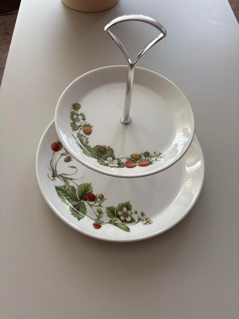 Etagaire Marjolein Bastin met aardbeienmotief, Ophalen of Verzenden, Gebruikt