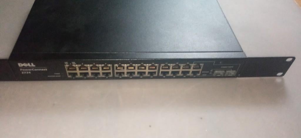 Dell Powerconnect 2724 Switch, Computers en Software, Netwerk switches, Ophalen of Verzenden, Gebruikt
