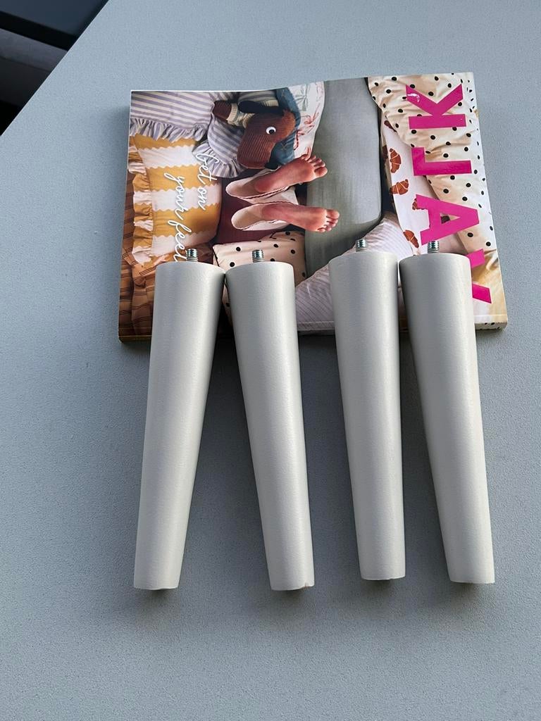 Pootjes. Nieuw. Kledingkast baby Europe Sterre., 50 tot 70 cm, 105 cm of meer, Ophalen of Verzenden, 100 cm of meer