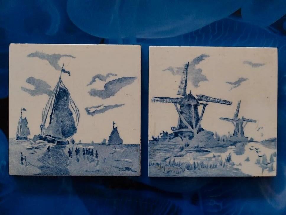 2 OUDE TEGELTJES, Antiek en Kunst, Antiek | Wandborden en Tegels, Ophalen of Verzenden