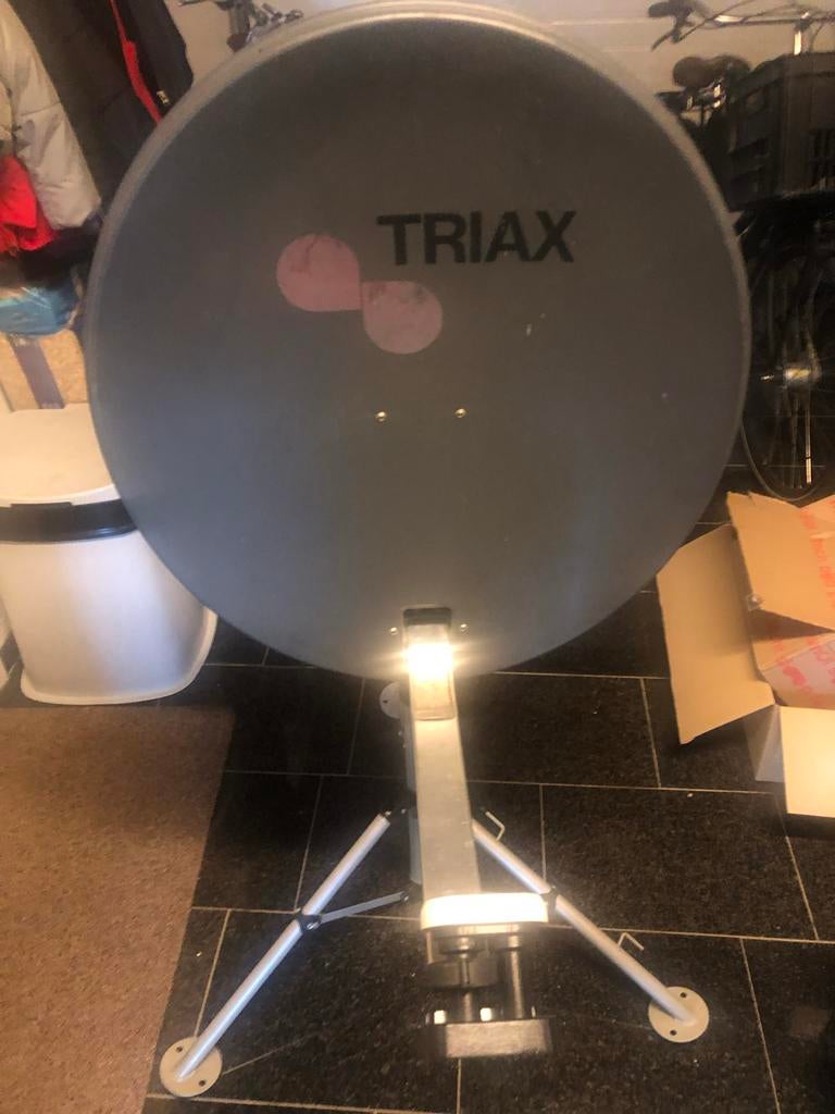 Schotelantenne met steun, LNB's en satellietzoeker, Ophalen of Verzenden, Gebruikt, (Schotel)antenne, Overige merken