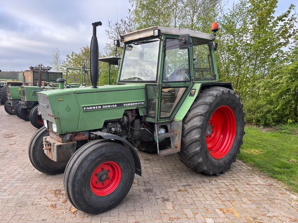 Diverse Fendt trekkers en onderdelen, Zakelijke goederen, Ophalen, Gebruikt, Tot 80 Pk, Fendt