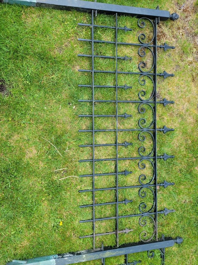 Tuinhek met 2 palen, bijna 4 meter lang, Ophalen