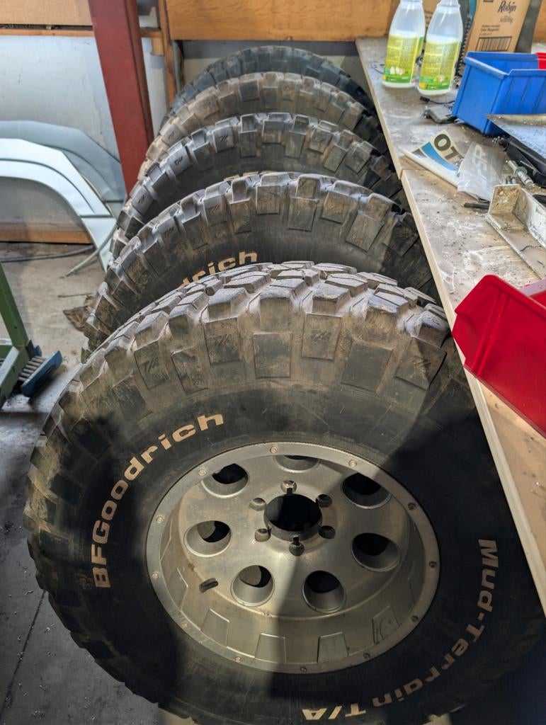 Bf goodrich banden met velgen 37" patrol land cruiser, Ophalen