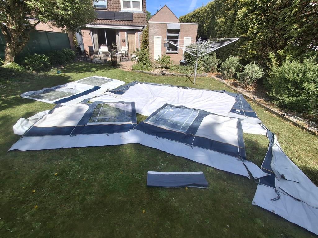 Walker Estate voortent maat ca 1100 incl frame/stokken, Caravans en Kamperen, Tenten, Ophalen, Gebruikt, Tot en met 4