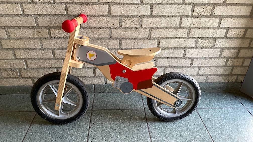 Houten loopfiets, Fietsen en Brommers, Fietsen | Kinderfietsjes, Ophalen of Verzenden, Gebruikt, Minder dan 16 inch