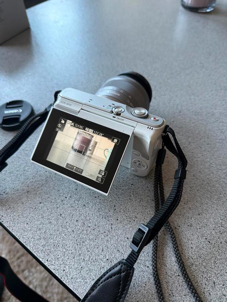 Canon EOS M10 met Mount Adapter EF-EOS M, Audio, Tv en Foto, Fotocamera's Digitaal, Zo goed als nieuw, Compact, Canon, Minder dan 4 keer