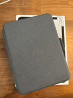 Apple iPad 10th generation met Logitech toetsenbord, Computers en Software, Apple iPads, Overige modellen, Zo goed als nieuw, 64 GB