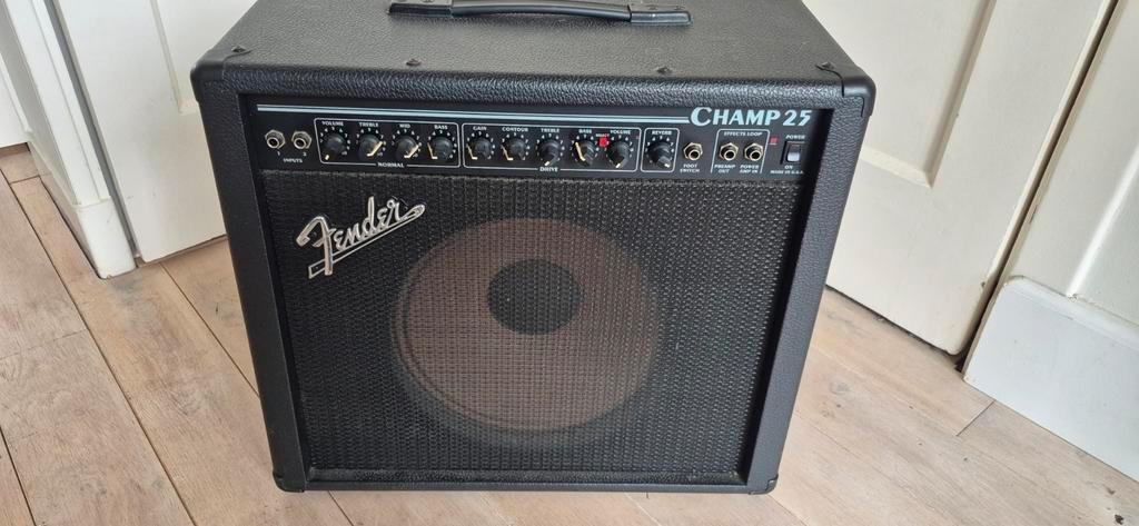 Fender Champ 25 gitaarversterker met footswitch, Muziek en Instrumenten, Ophalen of Verzenden