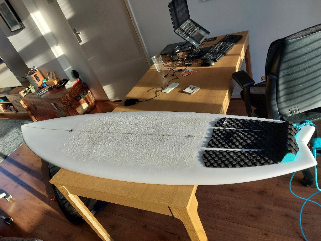 Surfboard Decathlon Wide 900 6'0, Watersport en Boten, Golfsurfen, Ophalen, Zo goed als nieuw, Fish